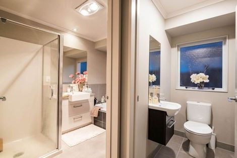 Photo of property in 5 Chateau Rise, Flat Bush, Auckland, 2016