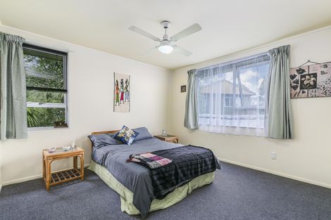 Photo of property in 1b Nandana Drive, Glen Eden, Auckland, 0602