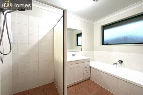 Photo of property in 5 Rosebay Rise, Henderson, Auckland, 0610