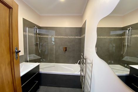 Photo of property in 112 Eden Street, Island Bay, Wellington, 6023