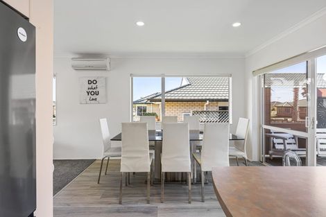 Photo of property in 15 Kath Hopper Drive, Orewa, 0931