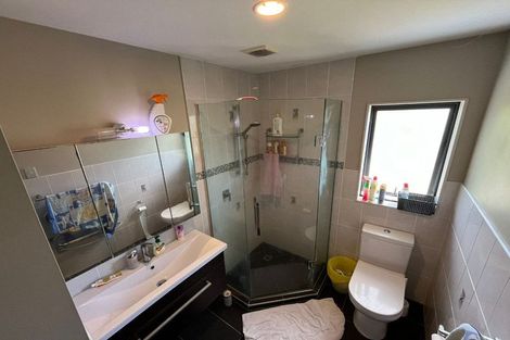 Photo of property in 18 Stottholm Road, Titirangi, Auckland, 0604