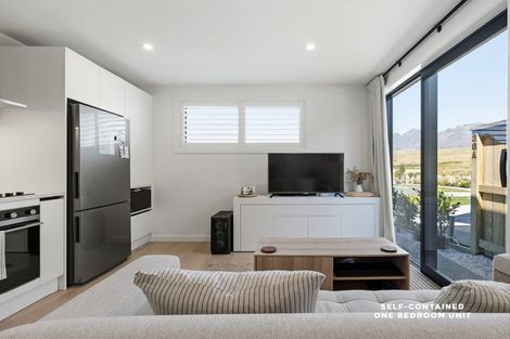 Photo of property in 38 Shelduck Road, Jacks Point, 9371