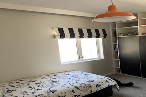 Photo of property in 16 Burnham Street, Seatoun, Wellington, 6022