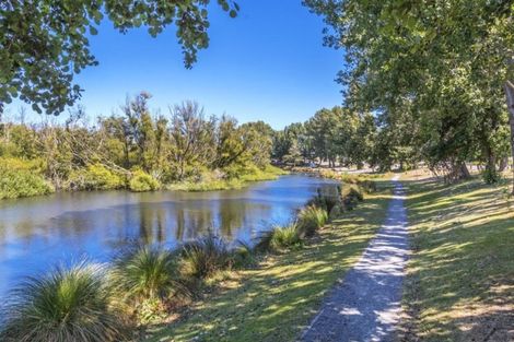 Photo of property in 96 Lake Terrace Road, Burwood, Christchurch, 8061