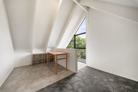 Photo of property in 91 Manhattan Heights, Glendene, Auckland, 0602