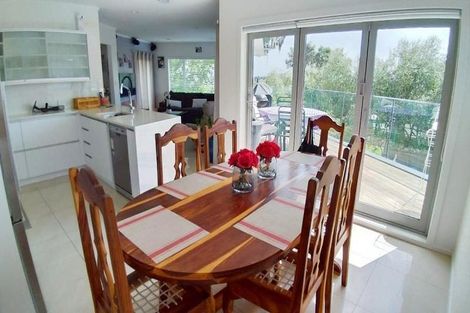 Photo of property in 1/12 Speedy Crescent, Hillcrest, Auckland, 0627