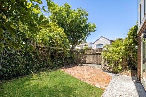 Photo of property in 40 Glanmire Road, Newlands, Wellington, 6037