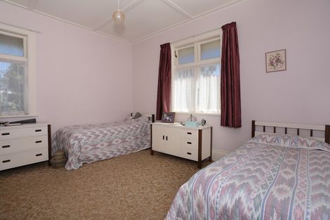 Photo of property in 6 Ross Street, Marton, 4710