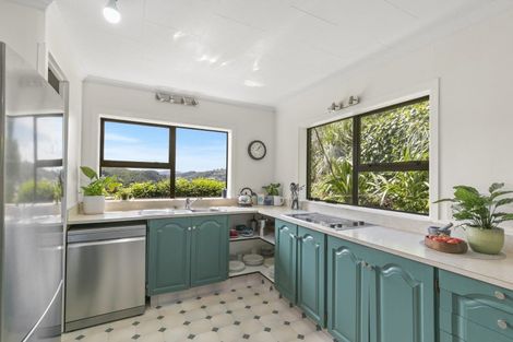 Photo of property in 24 Southern Cross Crescent, Island Bay, Wellington, 6023