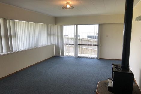 Photo of property in 1/305 Great North Road, Henderson, Auckland, 0612