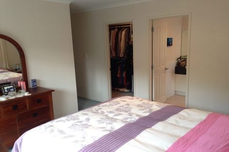 Photo of property in 71 Moyrus Crescent, East Tamaki Heights, Auckland, 2016