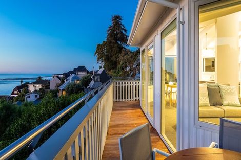 Photo of property in 4 The Cliffs, Britannia Heights, Nelson, 7010