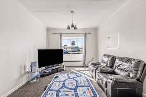 Photo of property in 219 Puriri Street, Castlecliff, Whanganui, 4501