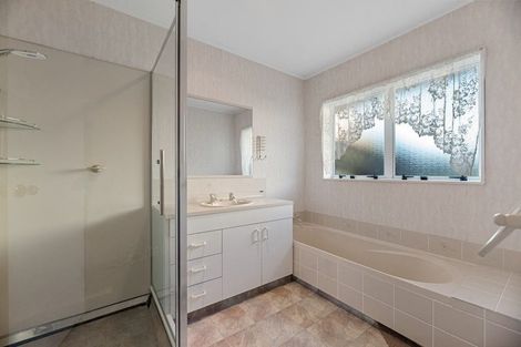 Photo of property in 5 Bayfair Drive, Mount Maunganui, 3116