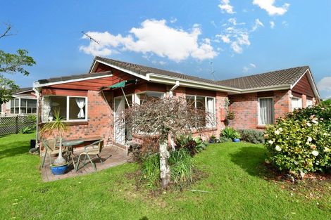 Photo of property in 15 The Grove, Red Beach, 0932