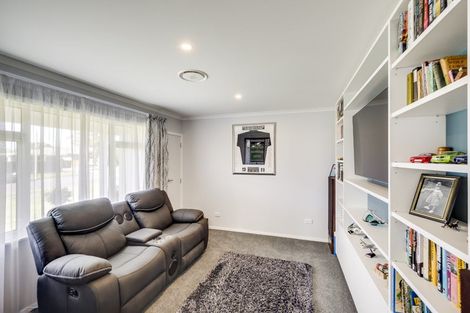 Photo of property in 35 Holyrood Street, Taradale, Napier, 4112