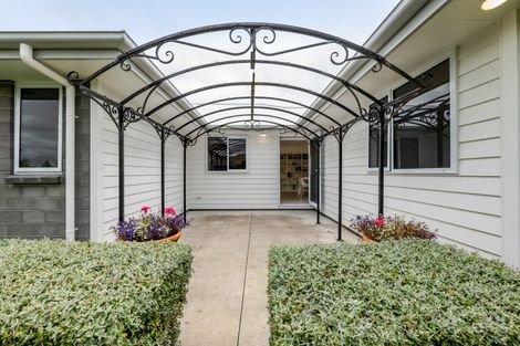 Photo of property in 2 Mercade Close, Stratford, 4332