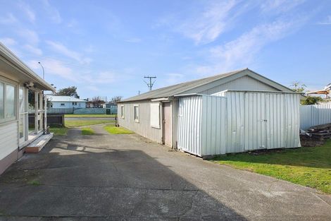 Photo of property in 45 Johnston Street, Foxton, 4814