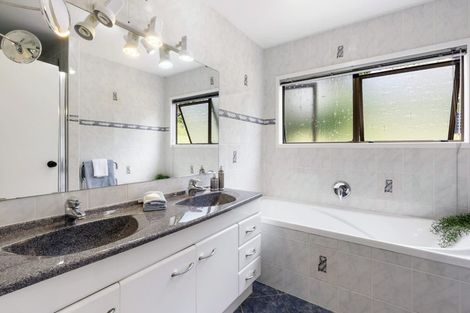 Photo of property in 97a Hinemoa Street, Birkenhead, Auckland, 0626
