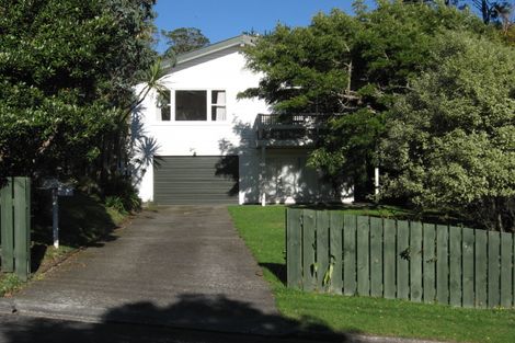 Photo of property in 6 Omega Street, Newlands, Wellington, 6037