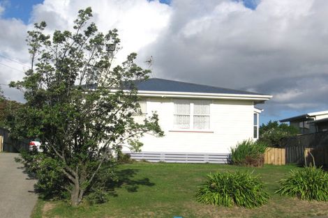 Photo of property in 23 Te Puke Street, Titahi Bay, Porirua, 5022