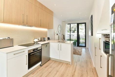 Photo of property in 4/445 Hibiscus Coast Highway, Orewa, 0931