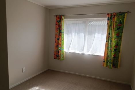 Photo of property in 1 Jay Court, Botany Downs, Auckland, 2010
