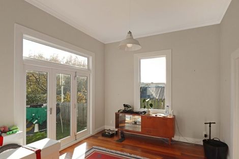 Photo of property in 24 Lincoln Street, Brooklyn, Wellington, 6021