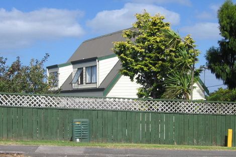 Photo of property in 2/92d Manuka Road, Glenfield, Auckland, 0629