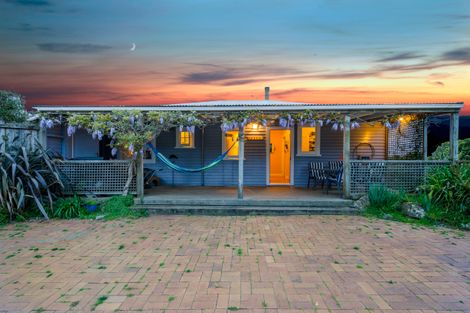 Photo of property in 203 Mangakura Road, Helensville, 0875