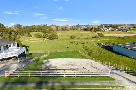 Photo of property in 14 Kaiwaka-mangawhai Road, Kaiwaka, 0975