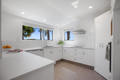Photo of property in 338 Papamoa Beach Road, Papamoa Beach, Papamoa, 3118