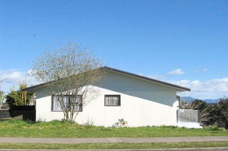 Photo of property in 14 Meander Drive, Welcome Bay, Tauranga, 3112
