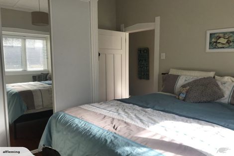 Photo of property in 5 Hutchinson Avenue, New Lynn, Auckland, 0600