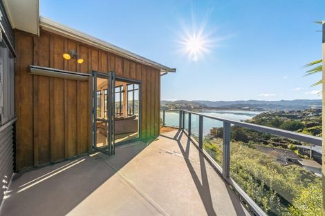 Photo of property in 12 The Anchorage, Whitby, Porirua, 5024