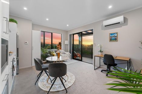 Photo of property in 24 Pukewhero Rise, Westgate, Auckland, 0614