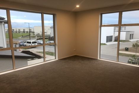 Photo of property in 25 Karokaro Road, Takanini, 2112