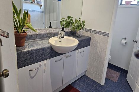 Photo of property in 11 San Vito Place, Henderson, Auckland, 0612