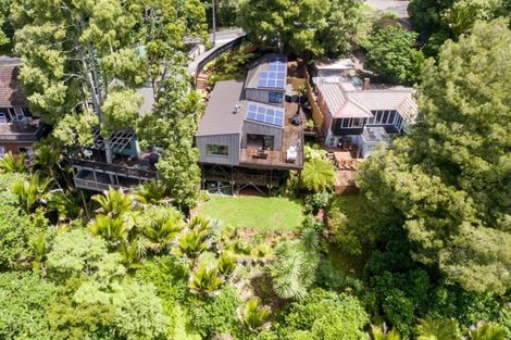 Photo of property in 64 Otitori Bay Road, Titirangi, Auckland, 0604
