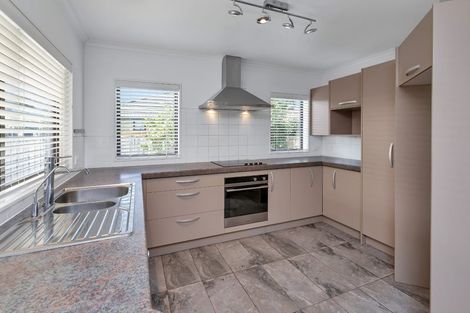 Photo of property in 7 Endeavour Place, One Tree Point, 0118