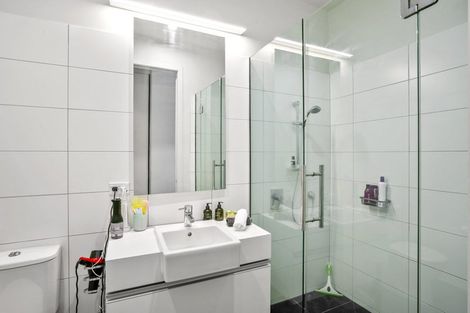 Photo of property in 22 Liardet Apartments, 302/22 Liardet Street, New Plymouth, 4310