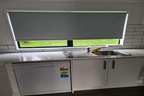 Photo of property in 2/523 Glenfield Road, Glenfield, Auckland, 0629