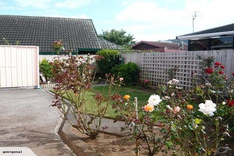 Photo of property in 1 Mangorei Road, Merrilands, New Plymouth, 4312