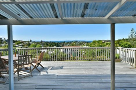 Photo of property in 5 Norfolk Road, Stanmore Bay, Whangaparaoa, 0932