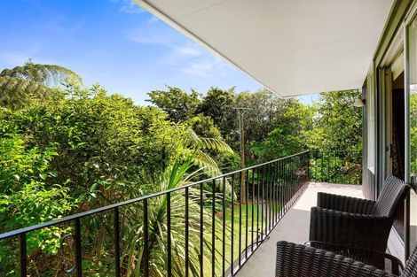 Photo of property in 23 Vista Crescent, Maoribank, Upper Hutt, 5018