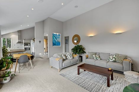 Photo of property in 12 Jelas Road, Red Beach, 0932