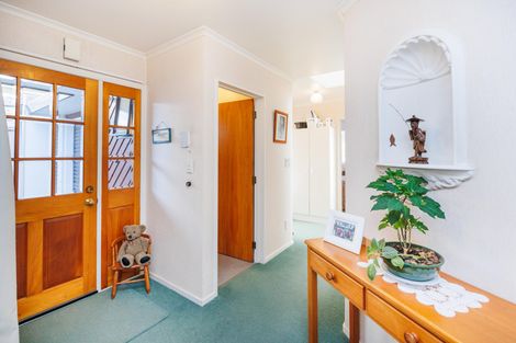 Photo of property in 1 Wincanton Place, Awapuni, Palmerston North, 4412