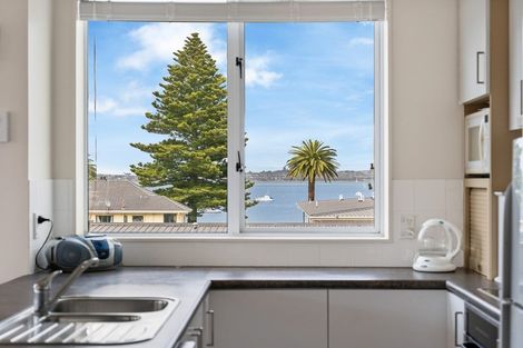 Photo of property in 12 Maunganui Road, Mount Maunganui, 3116