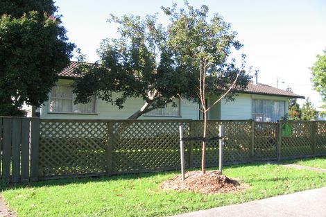 Photo of property in 2 Glynnbrooke Street, Te Atatu South, Auckland, 0610